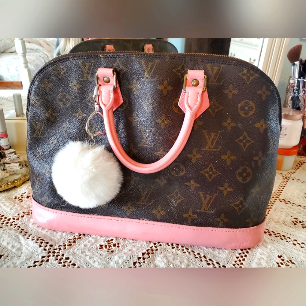 Authentic Louis Vuitton vintage Alma pink accents
